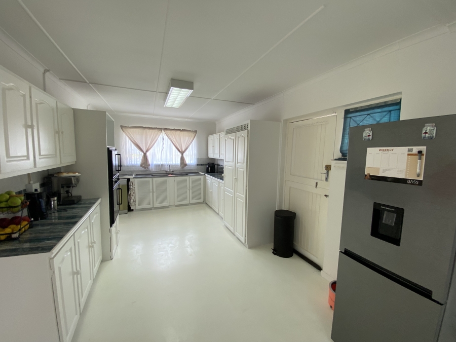 To Let 3 Bedroom Property for Rent in Kidds Beach Eastern Cape